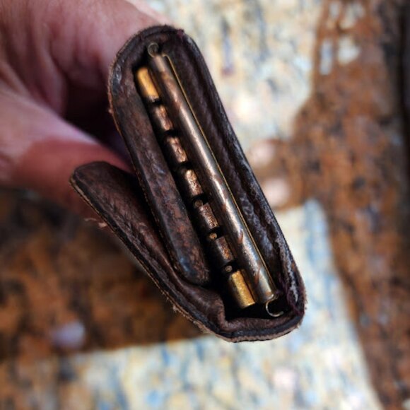 Louis Vuitton Key Holder - Picture 3 of 11